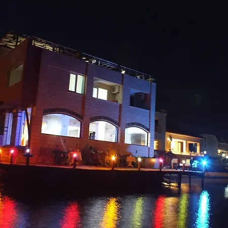 Motel Delfin Restaurant Küçükkuyu